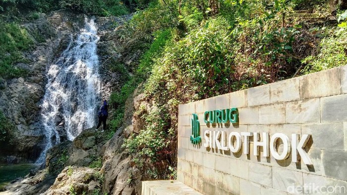 Curug Siklothok