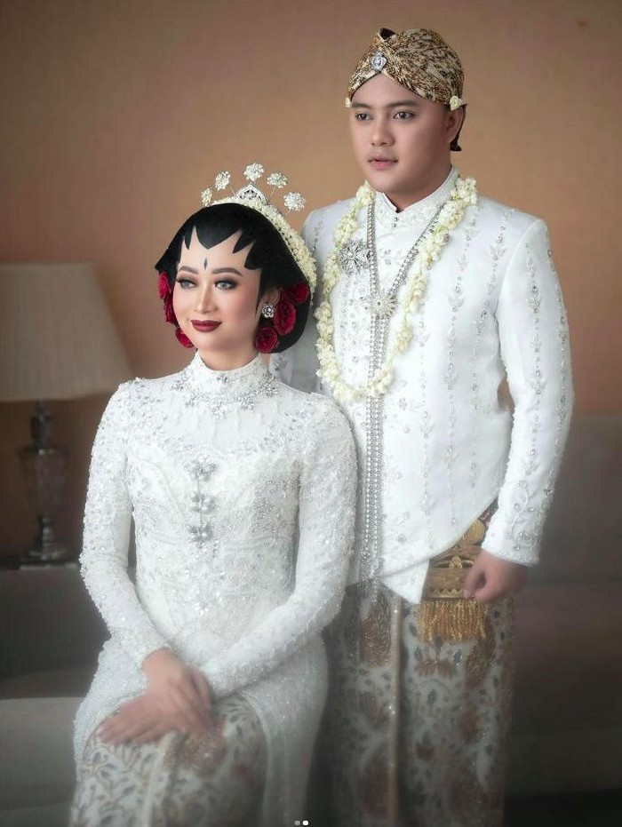 Danang DA Potret Danang DA resmi menikah.