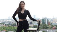 Potret Elvira Devinamira yang punya kepribadian ramah. Foto: Ari Saputra/detikHOT