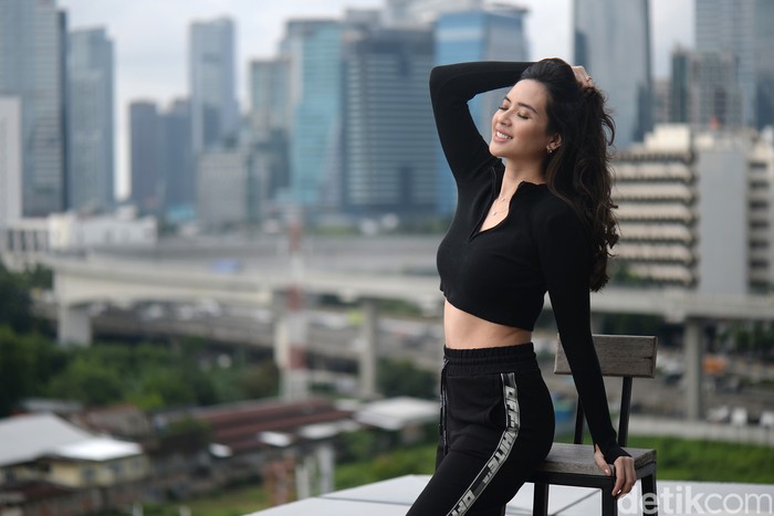 Elvira Devinamira
