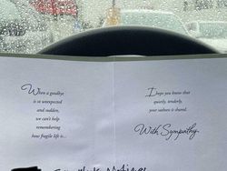 Deretan Foto Pengajuan Resign yang Unik dan Kreatif