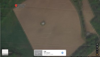 Benteng Eben-Emael, Belgia. Benteng ini terletak di antara kota Liège dan Maastricht, di perbatasan Belgia-Belanda. Benteng ini dibuat antara tahun 1931 dan 1935 untuk mempertahankan Belgia dari serangan Jerman. Meskipun diburamkan di Google Maps, benteng ini sebenarnya terbuka untuk pengunjung. Foto: Google Maps