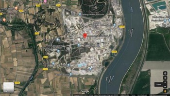 Situs Nuklir Marcoule, Prancis. Atas permintaan pemerintah Prancis, tempat ini tidak akan dapat ditemukan di Google Maps. Diduga tempat ini salah satu fasilitas penelitian nuklir terkemuka Prancis, dan juga menampung dua reaktor nuklir penghasil tritium. Foto: Google Maps