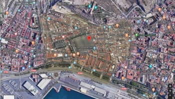 Halaman Pohon Jeruk, Almeiram, Spanyol. Letaknya di pantai tenggara Spanyol, di kota Almeira, di mana ada tempat yang diblur yaitu sebuah pekarangan pohon jeruk. Diketaui jika tempat adalah kantor pemerintah dan gedung pengadilan yang hanya boleh diakses oleh pengunjung. Alasan diburamkan pun masih misteri. Foto: Google Maps