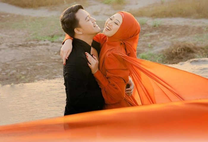 Hemas Nura Istri Danang DA yang Doyan Ngopi