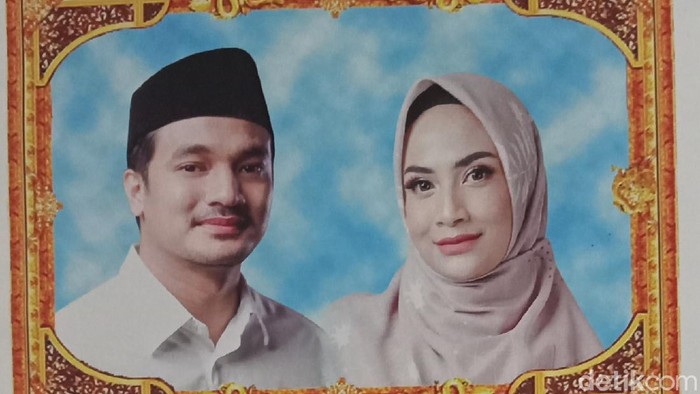 Acara pengajian 40 harian Vanessa Angel dan Bibi Ardiansyah yang digelar di kediaman keduanya.