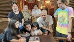 Harmonis! Momen Ahmad Dhani dan Mulan Jameela saat Makan Bareng Keluarga