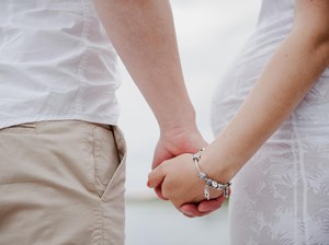 Viral Kisah Suami Hubungi Mantan, Hadiahkan Pakaian Dalam Saat Istri Hamil