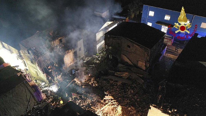 Italy Collapsed Building Italian firefighters and rescuers search for survivors among the rubble of a collapsed building, in Ravanusa, Sicily, Italy, Sunday, Dec. 12, 2021. (Italian Firefighters Vigili del Fuoco via AP)
