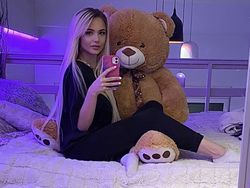 Mengenang Sosok YouTuber Jelita yang Meninggal di Usia 21 Tahun