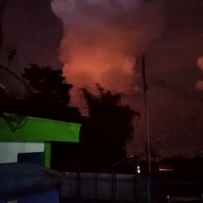 langit membara