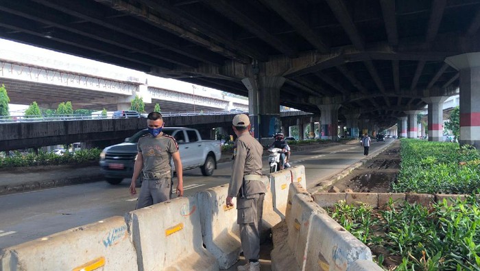 Lokasi pelemparan batu di Jl DI Panjaitan, Jaktim