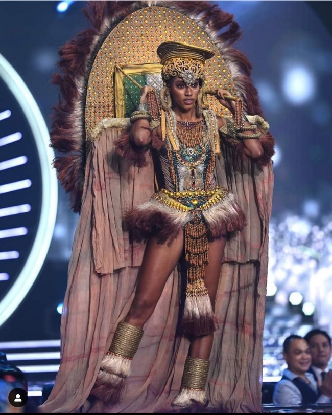 Miss Nigeria 2021 Maristella Okpala menjadi pemenang kostum nasional terbaik Miss Universe 2021. Hal itu diumumkan oleh host Miss Universe Steve Harvey di malam final Miss Universe 2021 yang digelar di Israel, Minggu (12/12/2021) malam waktu Indonesia. Foto: Instagram