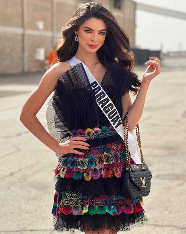 Nadia tak hanya bermodalkan pesona cantiknya saja. Namun dia merupakan gadis yang juga cerdas dengan sisi sosial yang tinggi. Foto: dok. Instagram/@nadiatferreira