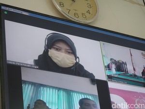 Nani Takjil Sianida Minta Hakim Kembalikan HP Gegara Alasan Ini