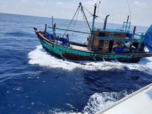 Top! KKP Tangkap 6 Kapal Maling Ikan di Laut Natuna dan Sulawesi