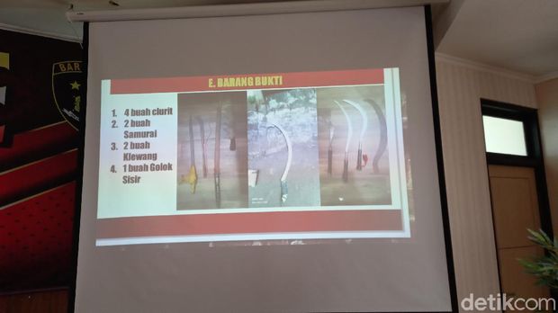 Polres Tangerang Selatan menangkap empat pelaku tawuran di Jalan Raya Ciater, Serpong, Tangerang Selatan (Tangsel) (Khairul M/detikcom)