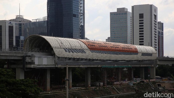 Proyek pembangunan LRT Jabodebek tahap I terus dikebut. Secara keseluruhan progres pembangunan LRT Jabodebek tahap I telah mencapai 88,18 persen.