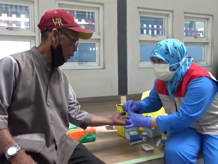 Ratusan Sopir di Terminal Arjosari Jalani Tes Urine