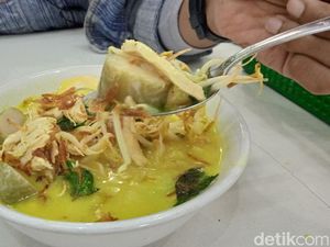 Gurih Hangat Laksa Tertua di Cibinong yang Berusia 70 Tahun