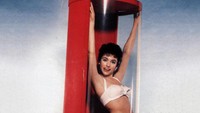 Salah satu foto langka Rita Moreno yang dirilis di sebuah majalah fashion baru-baru ini. (Foto: dok. Instagram @theritamoreno)