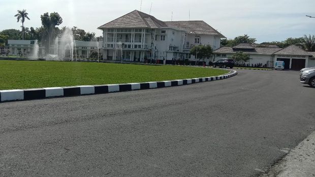 Rumah dinas Gubsu (Ahmad Arfah-detikcom) Rumah dinas Gubsu (Ahmad Arfah-detikcom)