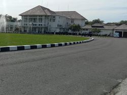 Menderu Kritik Buntut Anggaran Rp 2 M Buat Aspal Rumdin Gubsu