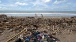 Duh! Pantai di Bali Vs Tumpukan Sampah Kiriman