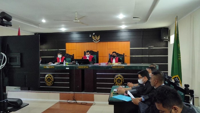 Sidang kasus empat anggota DPRD Labura pakai ekstasi (Perdana-detikcom)