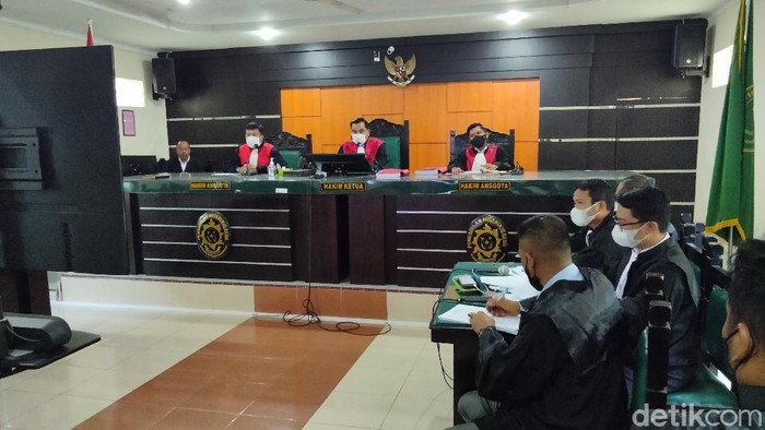 Sidang kasus empat anggota DPRD Labura pakai ekstasi. (Perdana/detikcom)