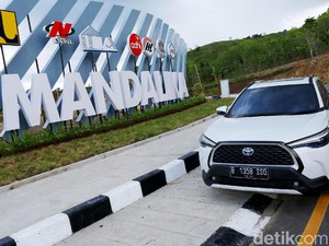 MotoGP 2022 Bakal Digelar di Mandalika 2022, Menparekraf Dukung Penuh