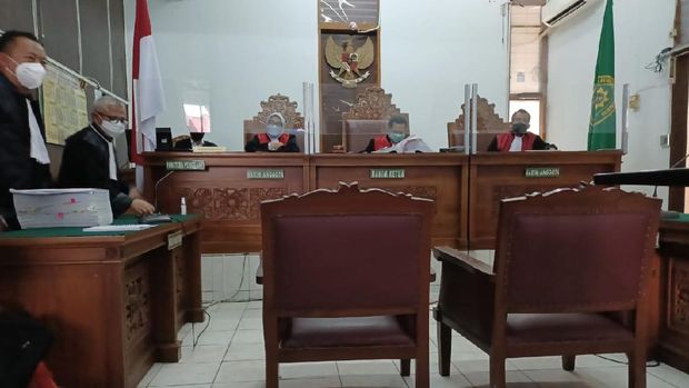 Ahli ITE dari Universitas Hayam Wuruk Perbanas, Ronny Ahli ITE dari Universitas Hayam Wuruk Perbanas, Ronny