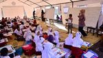 Anak-anak Korban Erupsi Semeru Sekolah di Tenda Darurat