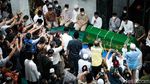 Anies Baswedan Ikut Salati Jenazah Haji Lulung