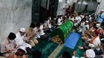 Anies Baswedan Ikut Salati Jenazah Haji Lulung