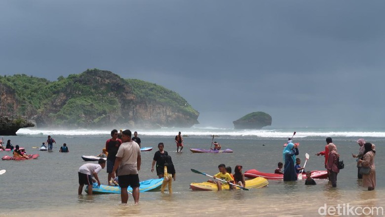 Begini Cara Lain Menikmati Keindahan Pantai Drini Gunungkidul