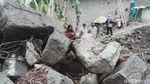 Niatnya Mau Bikin Kolam Renang, Eh Malah Ketemu Arca dan Batu Candi
