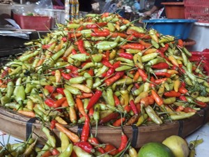 Harga Cabai Rawit di Pasuruan Meroket Jelang Nataru, Pedagang Oplos Merah-Hijau