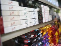 Pedagang Pasar Risau Akibat Penyeragaman Kemasan Rokok