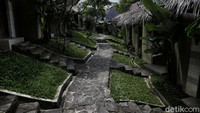 Driam Riverside Bandung mengadopsi kamar yang berada di dalam vila-vila. Resor ini hanya memiliki sejumlah 29 kamar dengan kapasitas 110 orang.