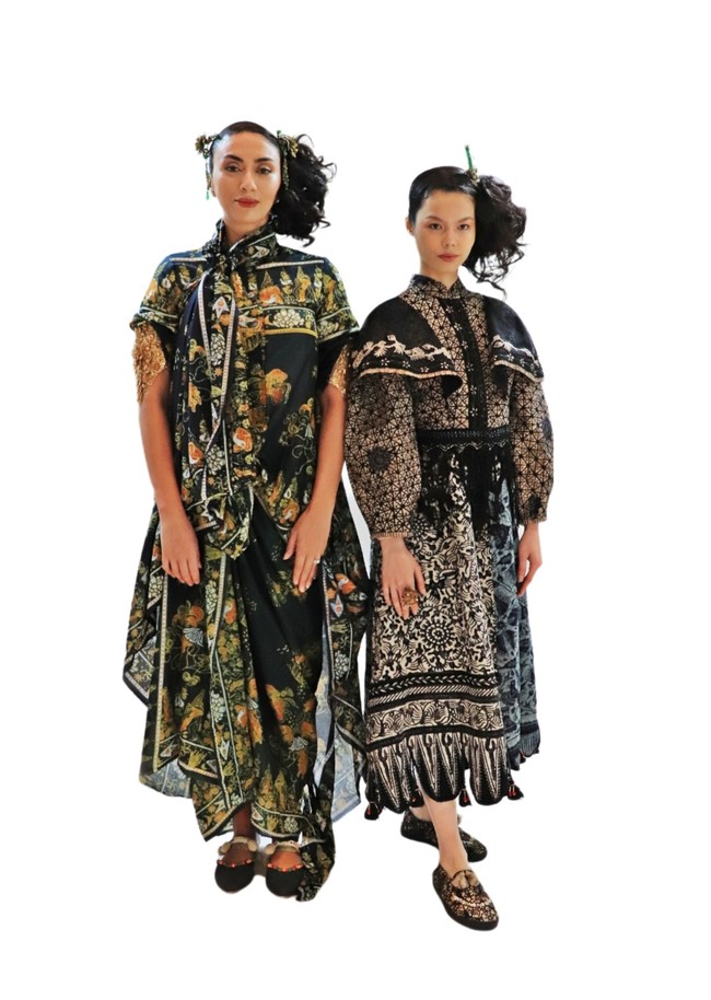 Desainer Mel Ahyar menampilkan koleksi busananya yang bertema Juxtapose di Heya Arabian Fashion Exhibition di Doha, Qatar. Foto: dok. KBRI Doha.