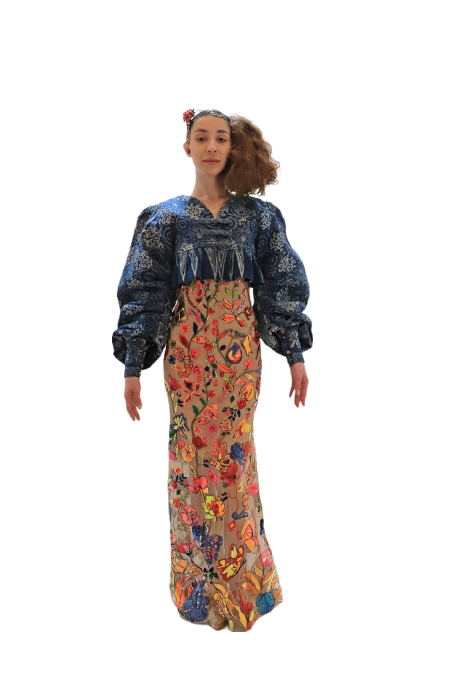 Desainer Mel Ahyar menampilkan koleksi busananya yang bertema Juxtapose di Heya Arabian Fashion Exhibition di Doha, Qatar. Foto: dok. KBRI Doha.