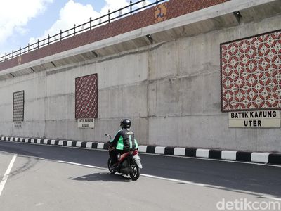 Gebrakan Gibran, Bikin Edukasi Batik Khas Solo di Tembok Fylover