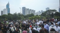 Sejumlah pelayat memenuhi kawasan TPU.