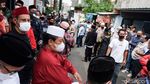 Haji Lulung Wafat, Warga Bedatangan ke Rumah Duka