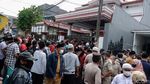 Haji Lulung Wafat, Warga Bedatangan ke Rumah Duka