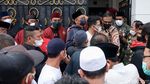 Haji Lulung Wafat, Warga Bedatangan ke Rumah Duka