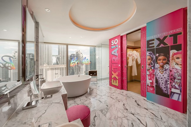 Ada tiga jenis tiket yang tersedia untuk para pengunjung. Tiket Staycation jika ingin menginap, Dining untuk pengalaman bersantap di Barbie Cafe dan satu lagi Takeaway Afternoon Tea. Foto: Dok. Grand Hyatt Kuala Lumpur