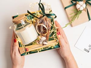 20+ Ide Hampers Natal yang Berkesan untuk Teman, Keluarga, hingga Kolega