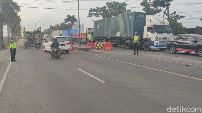 jalan nasional lamongan macet